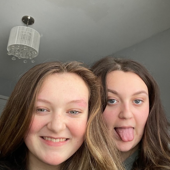 Meet your Posher, Sarah - Picture 1 of 1